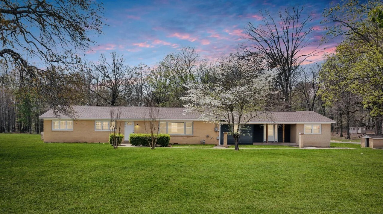 8701 Tullahoma Hwy in Estill Springs, TN - Foto de edificio