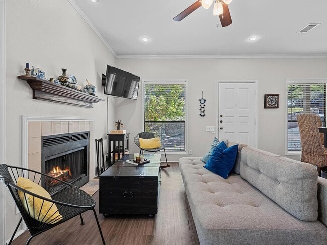 property at 802 S 1st St