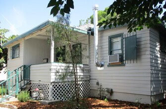 1421 Ridge Way in Los Angeles, CA - Building Photo - Building Photo