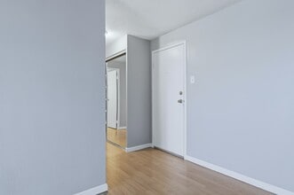 2225 Buchtel Blvd S in Denver, CO - Building Photo - Building Photo