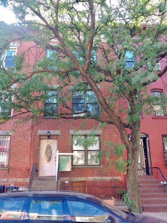 352 Prospect Pl in Brooklyn, NY - Building Photo