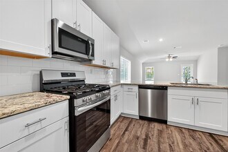 79 Courageous Side Way in Magnolia, TX - Foto de edificio - Building Photo