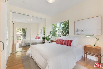1457 Centinela Ave, Unit 7 in Santa Monica, CA - Foto de edificio - Building Photo