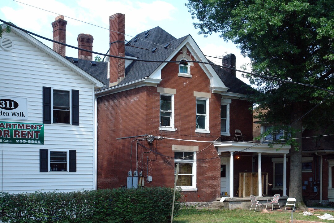 320 E Maxwell St in Lexington, KY - Building Photo