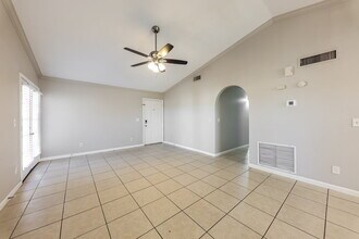 3104 N Copenhagen Dr in Avondale, AZ - Foto de edificio - Building Photo