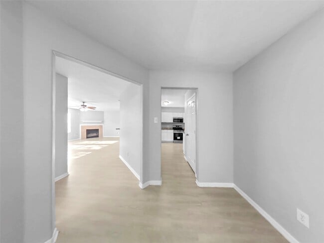 property at 20911 Foxwood Glen Ln