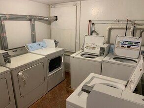 238 Cambridge St, Unit 4 in Boston, MA - Foto de edificio - Building Photo