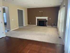 39425 Clayton Dr in Avon, OH - Building Photo - Building Photo