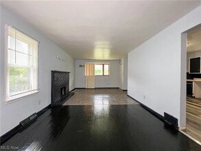 1764 S Heights Ave in Youngstown, OH - Building Photo - Building Photo