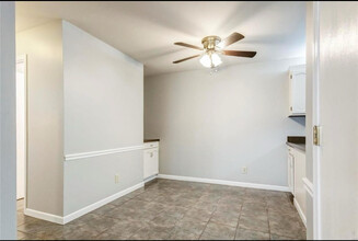 1004 King Dr in St. Charles, MO - Foto de edificio - Building Photo