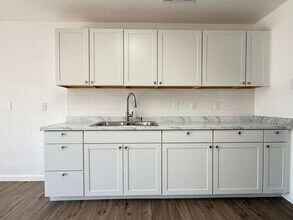 8206 Grimchester in Converse, TX - Foto de edificio - Building Photo