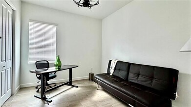 15048 Pinehurst in Punta Gorda, FL - Foto de edificio - Building Photo