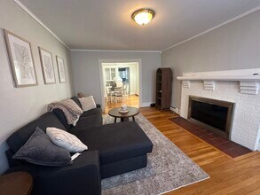 12 Jeanette Ave, Unit Unit #1 in Belmont, MA - Building Photo - Building Photo