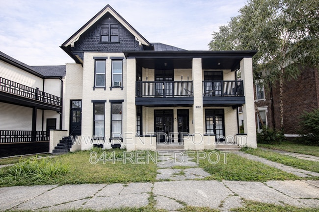 property at 800 SE 2nd St