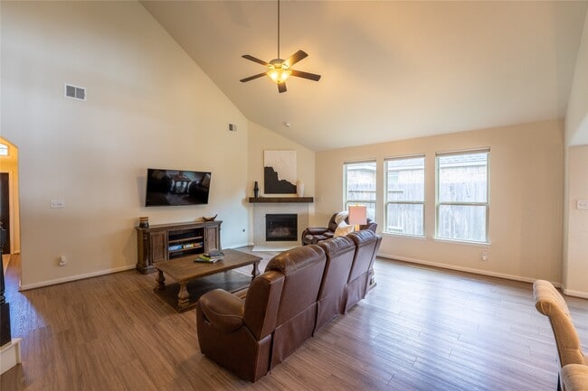 property at 193 Climbing Oaks Pl