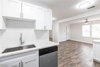 2217 Dora St in Ft. Myers, FL - Building Photo - Building Photo