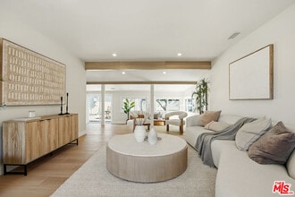 7358 Paso Robles Ave in Los Angeles, CA - Building Photo - Building Photo