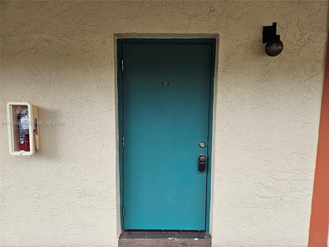 3272 NW 102nd Terrace in Coral Springs, FL - Building Photo - Building Photo