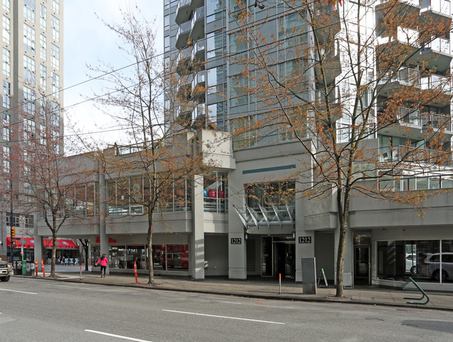 746 Davie St in Vancouver, BC - Building Photo - Building Photo