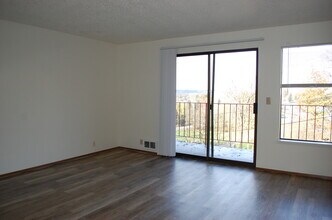 108 Kensington Ave S, Unit Unit #4 in Kent, WA - Foto de edificio - Building Photo