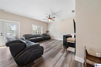 1708 W Crocus Dr in Radcliff, KY - Building Photo - Building Photo