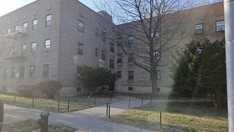 144-17 79th Ave in Queens, NY - Building Photo