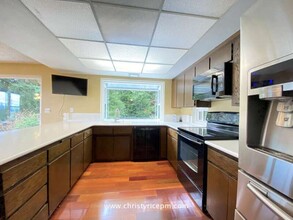 19236 SE 62nd Pl in Issaquah, WA - Building Photo - Building Photo