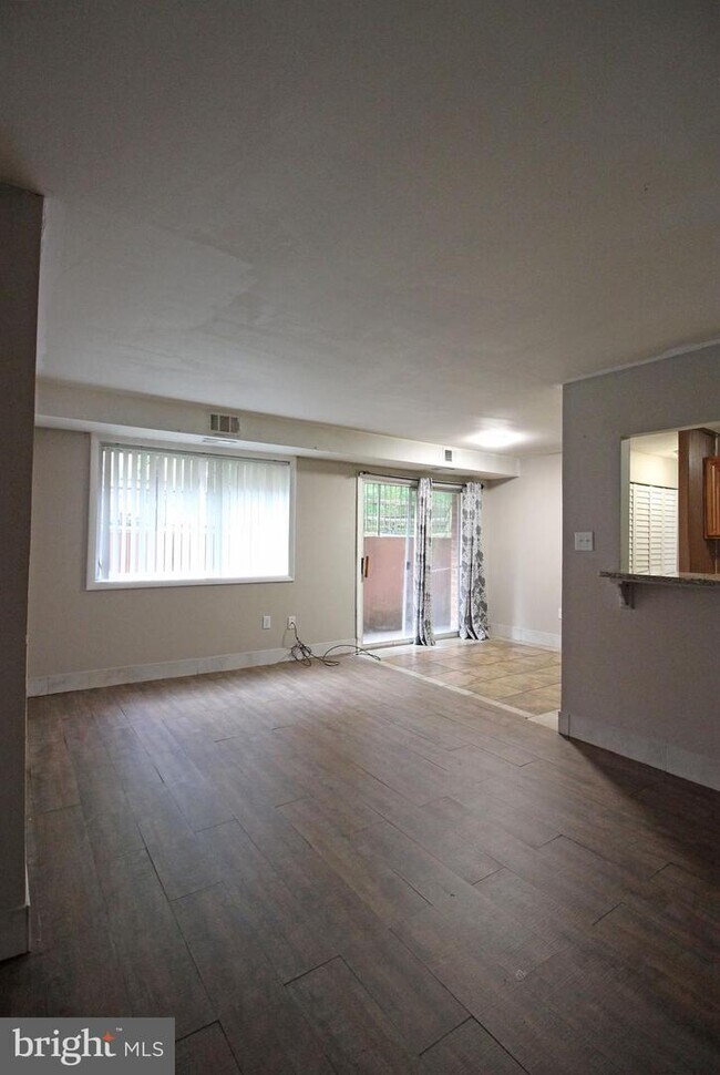 17A Water St-Unit -30 in Gaithersburg, MD - Building Photo - Building Photo