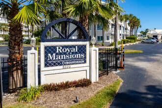 Royal Mansions in Cape Canaveral, FL - Building Photo - Building Photo