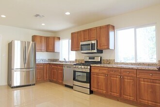 6620 Aura Ave in Los Angeles, CA - Building Photo - Building Photo