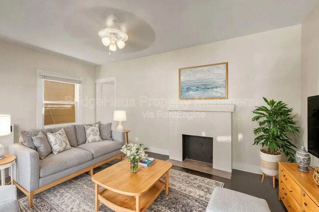 3069 Grape Street