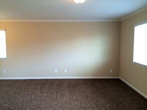 107 Oak Knoll Dr in Whitsett, NC - Building Photo - Building Photo