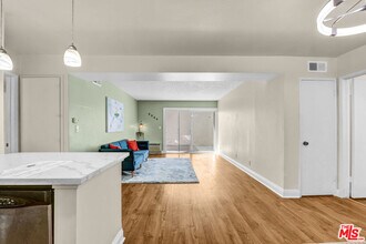 18620 Hatteras St in Los Angeles, CA - Building Photo - Building Photo