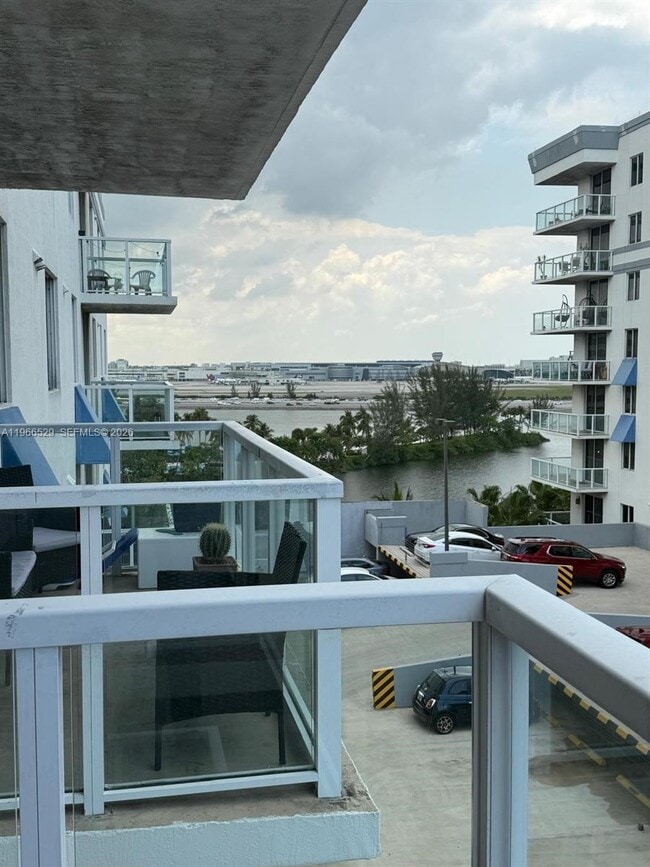 5099 NW 7th St in Miami, FL - Building Photo - Building Photo