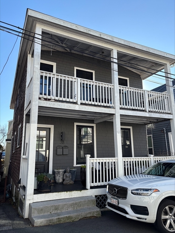 38 Maple Ave-Unit -1 in Nahant, MA - Foto de edificio - Building Photo