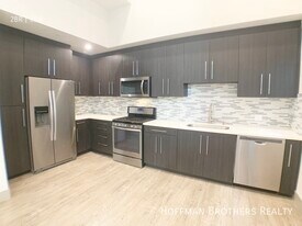 115 S St Andrews Pl in Los Angeles, CA - Building Photo