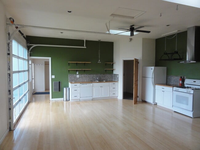 110 Carter Dr in Bellingham, WA - Building Photo - Building Photo