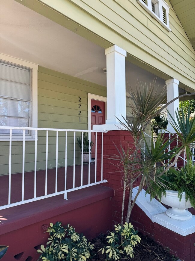 2221 Corrine St in Tampa, FL - Building Photo - Building Photo
