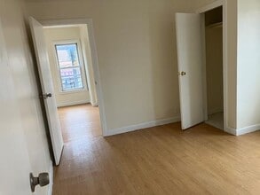 3925 White Plains Rd in Bronx, NY - Building Photo - Building Photo