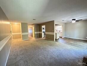 4831 E Olive Rd in Pensacola, FL - Building Photo - Building Photo