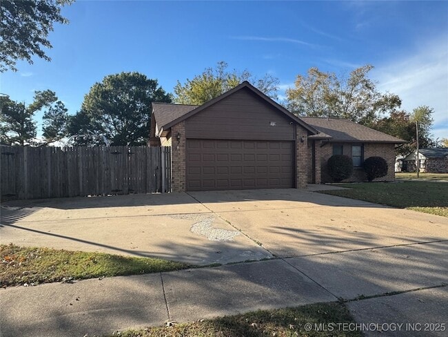 14518 S Maple Ave in Glenpool, OK - Building Photo - Building Photo