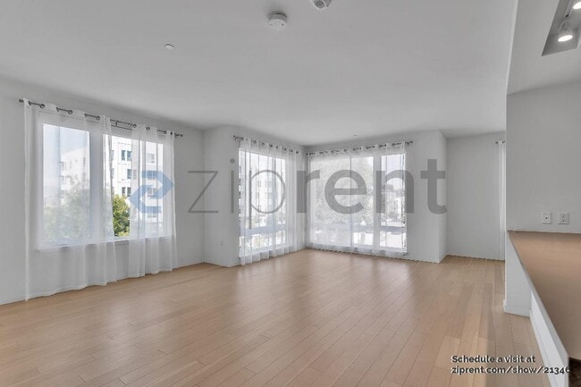 property at 52 Innes Ct