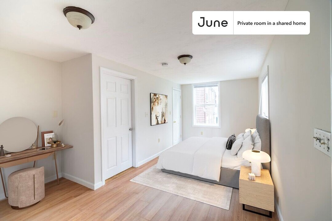 Room in Shared 4 bed/2 bath home in Boston, MA - Building Photo