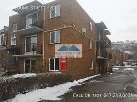 162 Young St in Hamilton, ON - Building Photo