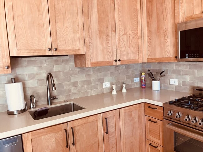 6206 Rockwell St in Oakland, CA - Building Photo - Building Photo