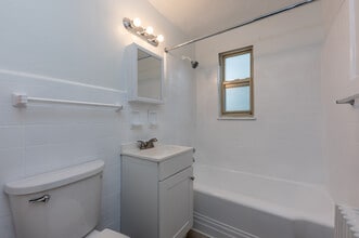 Alvern Gardens Apartments in Pittsburgh, PA - Building Photo - Interior Photo