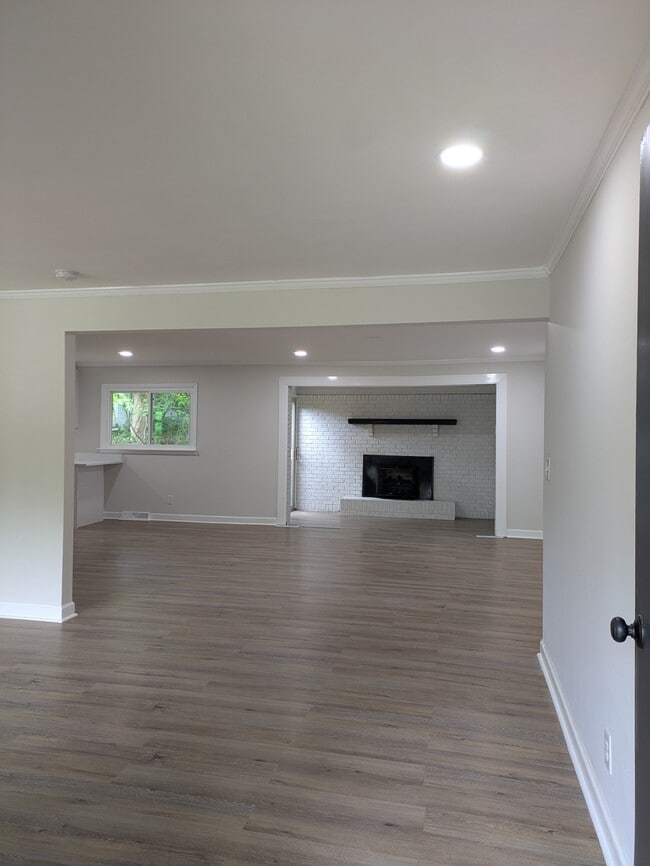 1002 Hemlock Dr in Shelby, NC - Foto de edificio - Building Photo