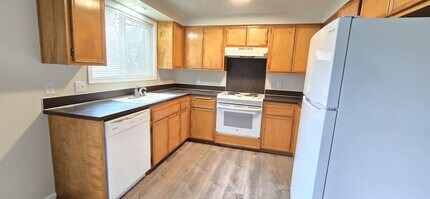 2873-2873 Applewood Ln in Eugene, OR - Building Photo - Building Photo