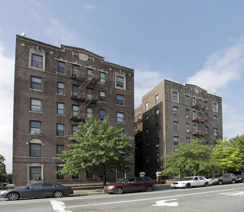 580 Empire Blvd in Brooklyn, NY - Building Photo