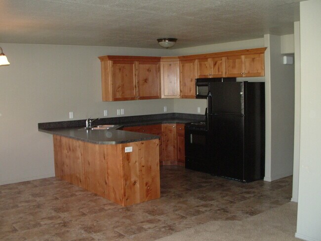 10 W 1675 N in Layton, UT - Building Photo - Building Photo